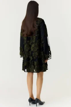 Flouing ls dress