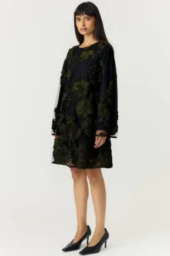 Flouing ls dress