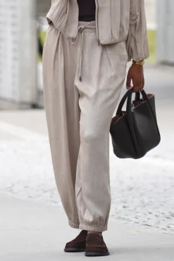 Mindi, cropped loose pants