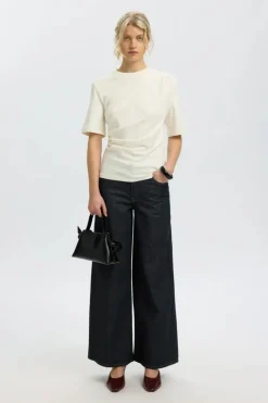 Oline light twist tee