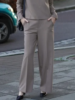 Reign Tailored Extra Wide